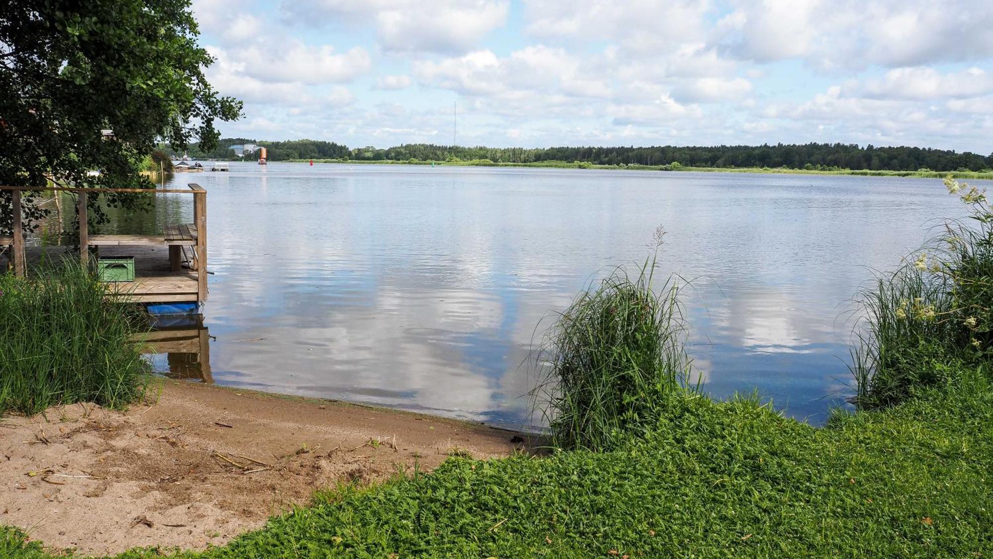 Komplett Laegenhet Med Sjoeutsikt Malmon エクステリア 写真